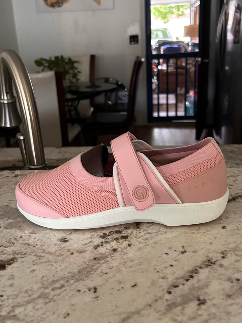 “NEW” TRAQ BY ALEGRIA SNEAKERS
